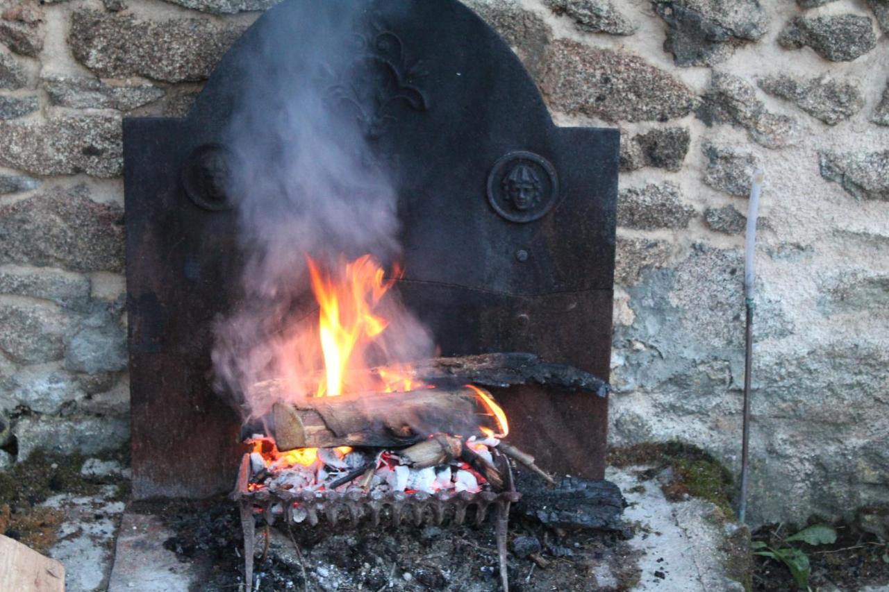 Dans La Creuse Panzió Mourioux-Vieilleville Kültér fotó